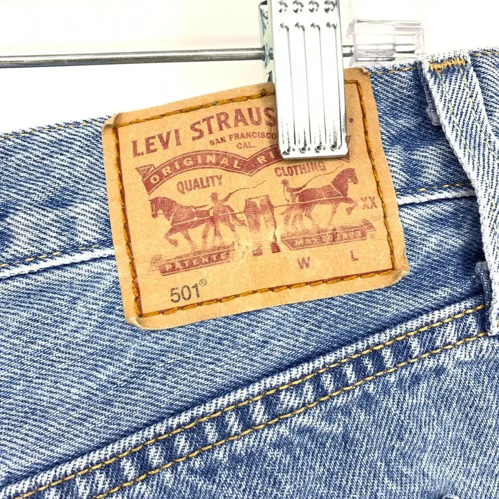 Levis 501 Cut Off Jean Shorts Womens Size 32 Light Wash Distressed